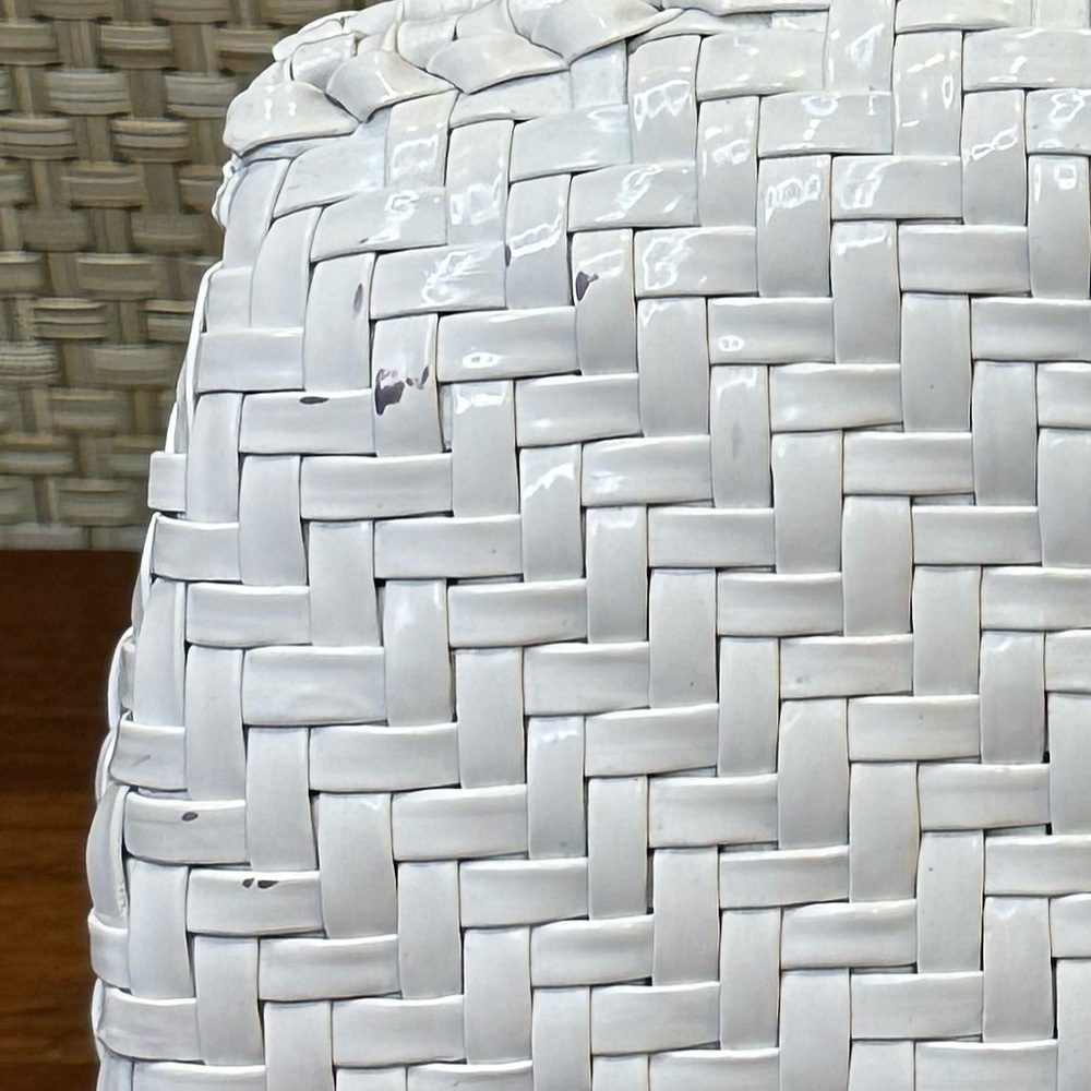 🌟HP🌟VTG 1970s Elegant Danieli White Woven Vinyl Wicker Bag Gold Accents Handbag - Picture 16 of 16